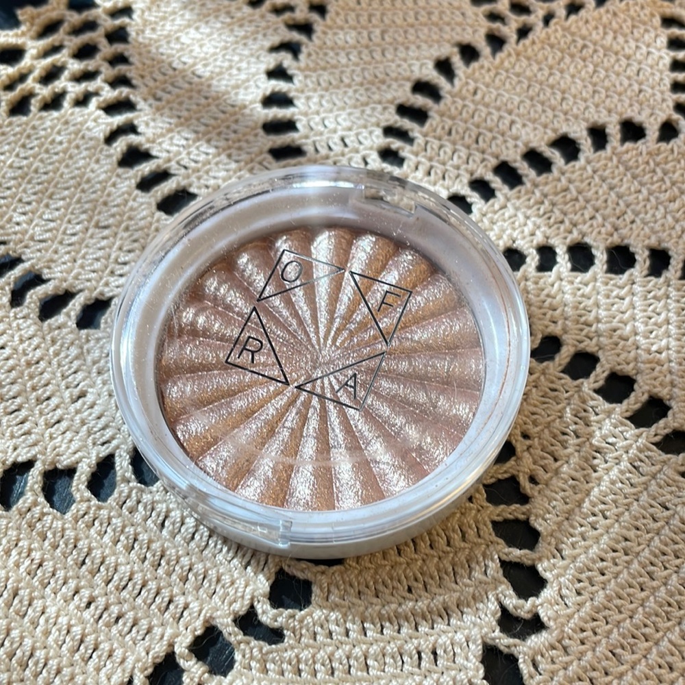 New OFRA Blissful Highlighter / Eyeshadow Shimmery Pressed Powder